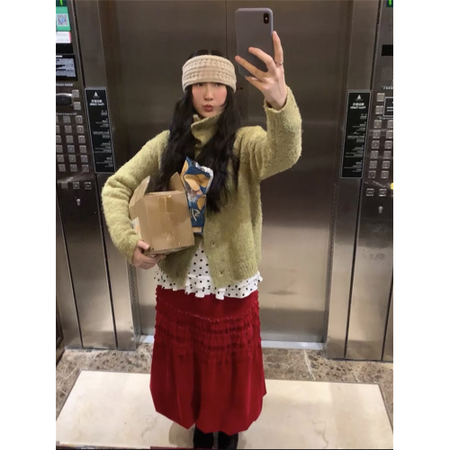 聖誕紅色穿搭氛圍感木耳邊半身裙女早秋甜美百搭A字高腰花苞裙ins 聖誕紅色穿搭氛圍感木耳邊半身裙女早秋甜美百搭A字高腰花苞裙ins