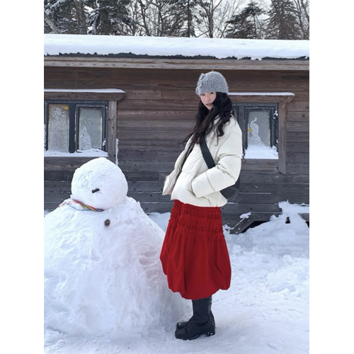 聖誕紅色穿搭氛圍感木耳邊半身裙女早秋甜美百搭A字高腰花苞裙ins 聖誕紅色穿搭氛圍感木耳邊半身裙女早秋甜美百搭A字高腰花苞裙ins