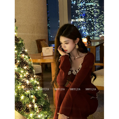 SYJ/舒衣家 微胖mm復古聖誕紅色方領針織上衣女辣妹包臀半裙套裝