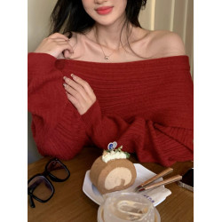 聖誕紅色軟糯一字領針織連衣裙女秋冬季高級感純欲漏肩氣質毛衣裙