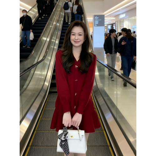 紅色V領針織連衣裙秋冬配靴子可外穿長袖小紅裙直筒荷葉邊毛衣裙