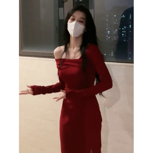 聖誕穿搭訂婚禮服平時可穿赫本風拜年服聖誕紅色露肩針織連衣裙女 聖誕穿搭訂婚禮服平時可穿赫本風拜年服聖誕紅色露肩針織連衣裙女