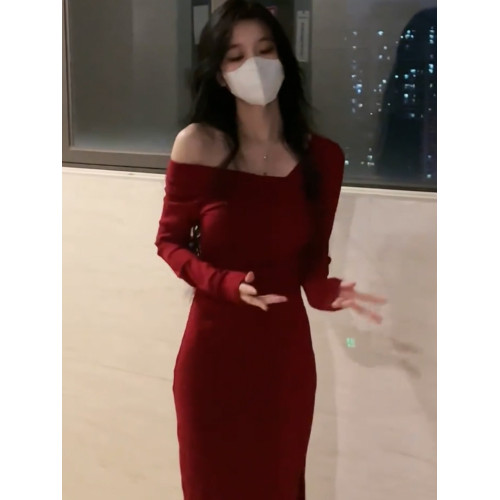聖誕穿搭訂婚禮服平時可穿赫本風拜年服聖誕紅色露肩針織連衣裙女 聖誕穿搭訂婚禮服平時可穿赫本風拜年服聖誕紅色露肩針織連衣裙女
