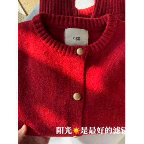 專櫃奢侈品牌撿漏女裝紅色圓領金釦毛衣外套秋冬季慵懶風針織開衫 專櫃奢侈品牌撿漏女裝紅色圓領金釦毛衣外套秋冬季慵懶風針織開衫