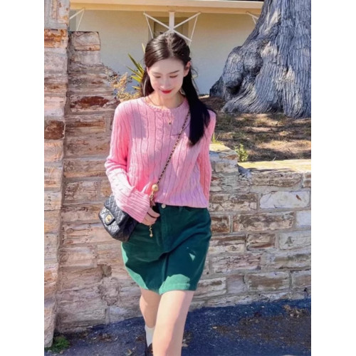 聖誕紅色毛衣女套頭麻花新年本命年圓領針織衫上衣打底衫內搭秋冬 聖誕紅色毛衣女套頭麻花新年本命年圓領針織衫上衣打底衫內搭秋冬