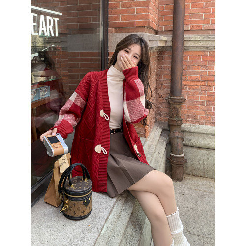 新年聖誕紅色牛角釦毛衣針織開衫女春秋新款寬松慵懶風小個子外套 新年聖誕紅色牛角釦毛衣針織開衫女春秋新款寬松慵懶風小個子外套