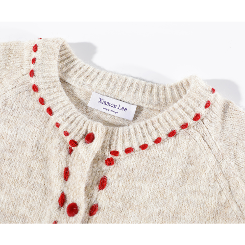 XinmonLee法式復古軟糯虛線絲絨釦圓領開衫冬季聖誕紅色毛衣外套 XinmonLee法式復古軟糯虛線絲絨釦圓領開衫冬季聖誕紅色毛衣外套