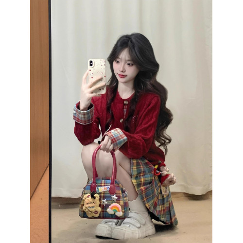格紋拼接聖誕紅色毛衣女秋冬新款慵懶學院風休閒絞花開衫外套上衣 格紋拼接聖誕紅色毛衣女秋冬新款慵懶學院風休閒絞花開衫外套上衣
