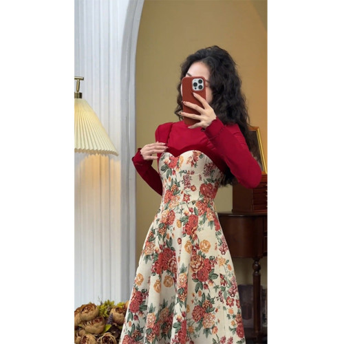 氣質高級感吊帶連衣裙2025秋冬新款冬季碎花裙子聖誕紅色長裙女裝