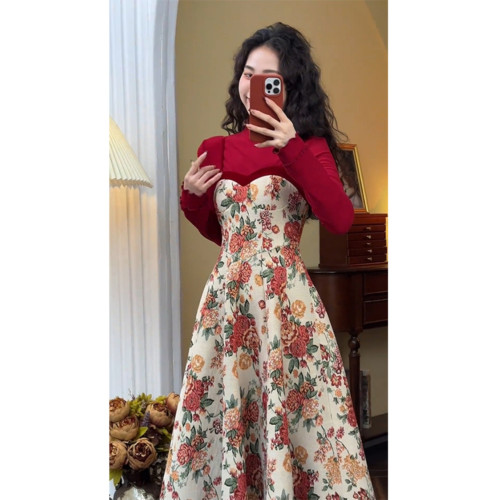 氣質高級感吊帶連衣裙2025秋冬新款冬季碎花裙子聖誕紅色長裙女裝