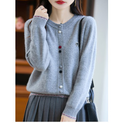 洋氣短款綉花羊毛衫女秋冬新款純羊毛彩色釦子針織開衫聖誕紅外套