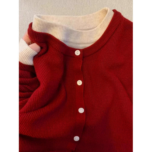 新年紅色高級感假兩件聖誕紅針織衫女秋冬慵懶風圓領打底內搭毛衣