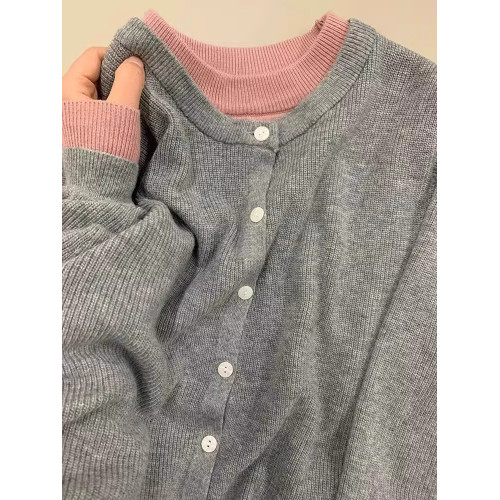 新年紅色高級感假兩件聖誕紅針織衫女秋冬慵懶風圓領打底內搭毛衣