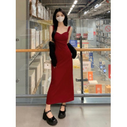 聖誕紅色吊帶連衣裙2025秋季大碼胖mm顯瘦高級感收腰長裙外搭套裝