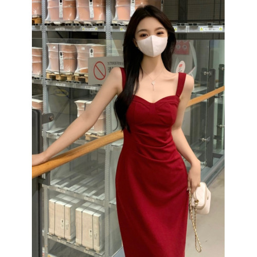 聖誕紅色吊帶連衣裙2025秋季大碼胖mm顯瘦高級感收腰長裙外搭套裝