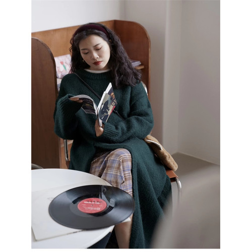 2024秋冬季新年聖誕紅針織毛衣裙女寬松慵懶風套頭開叉過膝連衣裙