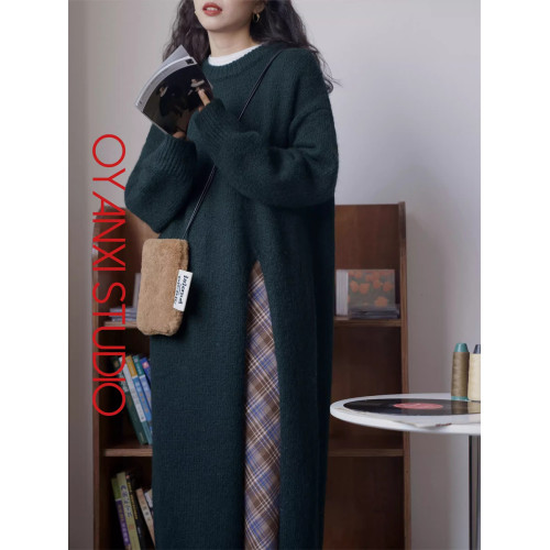 2024秋冬季新年聖誕紅針織毛衣裙女寬松慵懶風套頭開叉過膝連衣裙