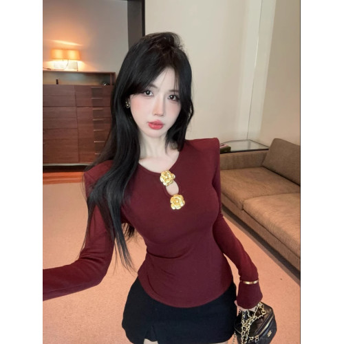 純欲性感墊肩上衣女秋冬高級感聖誕紅色上衣加絨打底衫內搭可外穿 純欲性感墊肩上衣女秋冬高級感聖誕紅色上衣加絨打底衫內搭可外穿