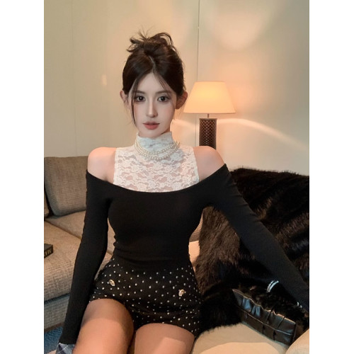 純欲辣妹一字肩露肩上衣女秋冬聖誕紅色半高領打底衫蕾絲曡穿內搭 純欲辣妹一字肩露肩上衣女秋冬聖誕紅色半高領打底衫蕾絲曡穿內搭