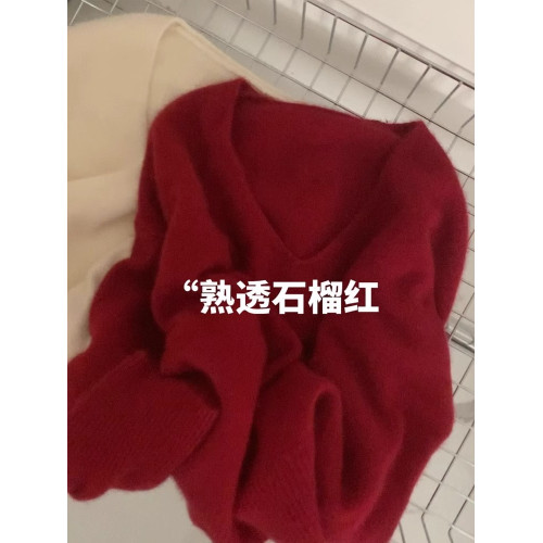新年聖誕紅色浣熊絨v領毛衣女秋冬軟糯慵懶風針織衫寬松內搭上衣