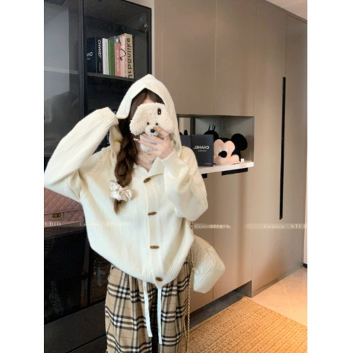 連帽牛角釦聖誕紅色毛衣外套女夏季2025新款寬松顯瘦復古針織上衣