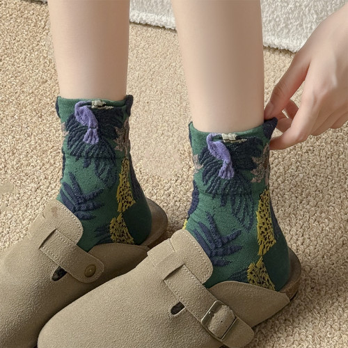 日系金錢豹動物花朵創意圖案中筒襪子女秋冬復古文藝立體浮雕女襪 日系金錢豹動物花朵創意圖案中筒襪子女秋冬復古文藝立體浮雕女襪