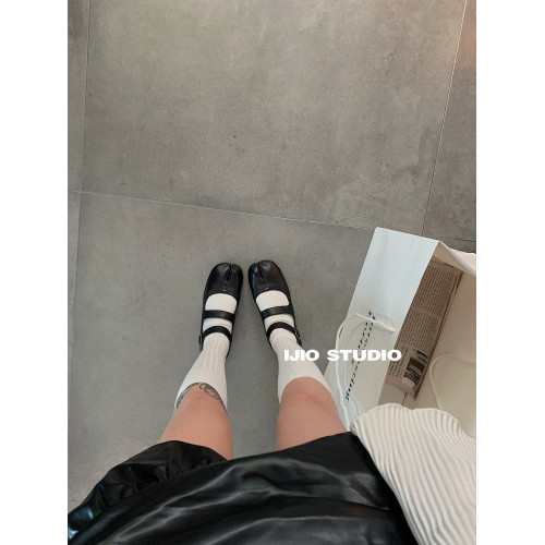 IJIO 日系寬竪條紋純色二趾襪極簡基礎款分趾襪Tabi分趾鞋女搭配 IJIO 日系寬竪條紋純色二趾襪極簡基礎款分趾襪Tabi分趾鞋女搭配