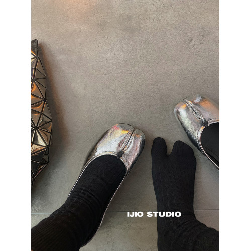IJIO 日系寬竪條紋純色二趾襪極簡基礎款分趾襪Tabi分趾鞋女搭配 IJIO 日系寬竪條紋純色二趾襪極簡基礎款分趾襪Tabi分趾鞋女搭配