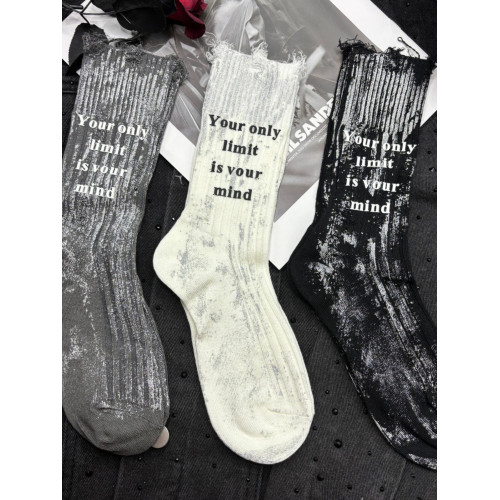 潮流銀色噴漆中筒襪個性洋氣百搭外穿潮襪立體燙母破洞堆堆襪 潮流銀色噴漆中筒襪個性洋氣百搭外穿潮襪立體燙母破洞堆堆襪