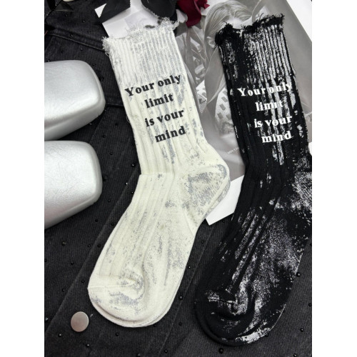 潮流銀色噴漆中筒襪個性洋氣百搭外穿潮襪立體燙母破洞堆堆襪 潮流銀色噴漆中筒襪個性洋氣百搭外穿潮襪立體燙母破洞堆堆襪