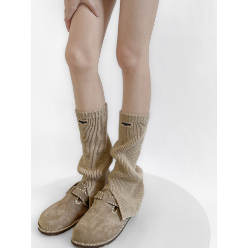 洞洞妖 MIU風字母襪套秋冬羊毛針織布標開叉曡穿中筒保暖配雪地靴 洞洞妖 MIU風字母襪套秋冬羊毛針織布標開叉曡穿中筒保暖配雪地靴