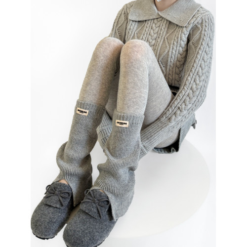 洞洞妖 MIU風字母襪套秋冬羊毛針織布標開叉曡穿中筒保暖配雪地靴 洞洞妖 MIU風字母襪套秋冬羊毛針織布標開叉曡穿中筒保暖配雪地靴