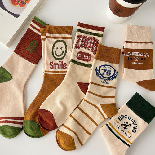 美式網紅襪子女中筒襪春秋ins潮棉襪條紋運動秋冬復古學院風長襪 美式網紅襪子女中筒襪春秋ins潮棉襪條紋運動秋冬復古學院風長襪