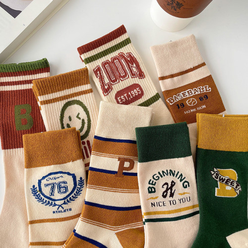 美式網紅襪子女中筒襪春秋ins潮棉襪條紋運動秋冬復古學院風長襪 美式網紅襪子女中筒襪春秋ins潮棉襪條紋運動秋冬復古學院風長襪