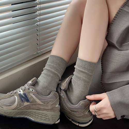 秋冬款灰色中筒襪棉質短襪子竪條紋甜美米白色小腿襪咖啡色堆堆襪 秋冬款灰色中筒襪棉質短襪子竪條紋甜美米白色小腿襪咖啡色堆堆襪