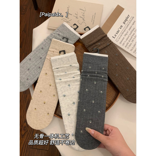 復古美拉德襪子女款秋冬季純棉紗線中筒襪2025新款爆款灰色堆堆襪 復古美拉德襪子女款秋冬季純棉紗線中筒襪2025新款爆款灰色堆堆襪