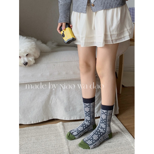 浮雕系列.女士無骨襪中筒提花個性復古森系設計潮流春夏秋棉四季 浮雕系列.女士無骨襪中筒提花個性復古森系設計潮流春夏秋棉四季