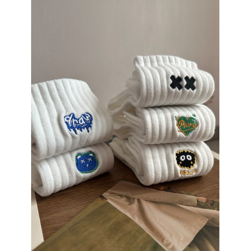 襪子男 春秋長襪純棉無骨刺綉中筒襪ins潮吸汗防臭白色運動長筒襪 襪子男 春秋長襪純棉無骨刺綉中筒襪ins潮吸汗防臭白色運動長筒襪