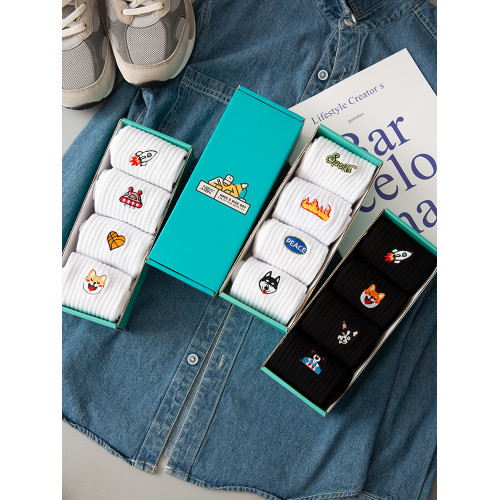 襪子男士中筒純棉男女刺綉運動襪街頭潮流ins高腰情侶黑白中筒襪 襪子男士中筒純棉男女刺綉運動襪街頭潮流ins高腰情侶黑白中筒襪