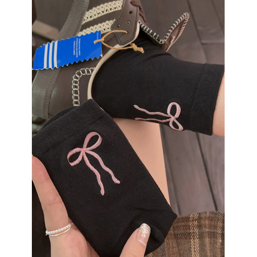 襪子女中筒襪精梳棉後跟蝴蝶結刺綉春秋季中長筒日系芭蕾風堆堆襪 襪子女中筒襪精梳棉後跟蝴蝶結刺綉春秋季中長筒日系芭蕾風堆堆襪