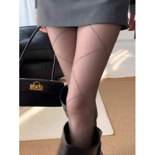 拜托!這麽高透的灰絲真的超辣的好不好!交叉銀邊高透禦姐灰絲 拜托!這麽高透的灰絲真的超辣的好不好!交叉銀邊高透禦姐灰絲