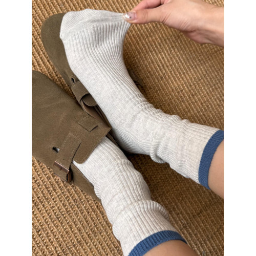 小貓與魚~左右兩衹腳都是不一樣的圖案~好可愛~襪子女AB中筒堆堆 小貓與魚~左右兩衹腳都是不一樣的圖案~好可愛~襪子女AB中筒堆堆