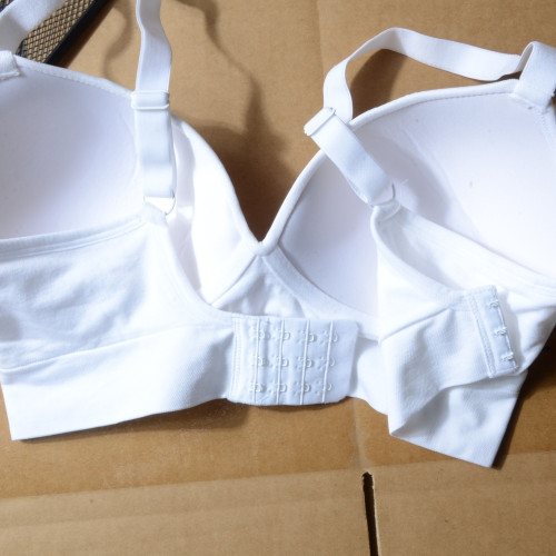 固定胸墊 一體杯家居日常文胸低度支撐可調節肩帶瑜珈健身Bra 固定胸墊 一體杯家居日常文胸低度支撐可調節肩帶瑜珈健身Bra