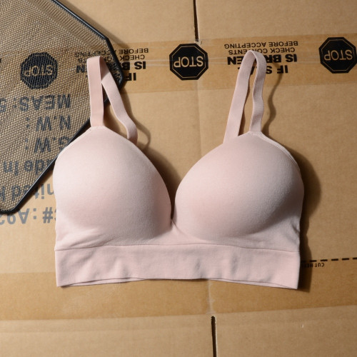 固定胸墊 一體杯家居日常文胸低度支撐可調節肩帶瑜珈健身Bra 固定胸墊 一體杯家居日常文胸低度支撐可調節肩帶瑜珈健身Bra