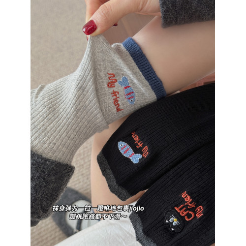 灰色襪子女中筒襪春秋純棉貓吃魚卡通可愛搞怪長襪女款初中生秋冬 灰色襪子女中筒襪春秋純棉貓吃魚卡通可愛搞怪長襪女款初中生秋冬