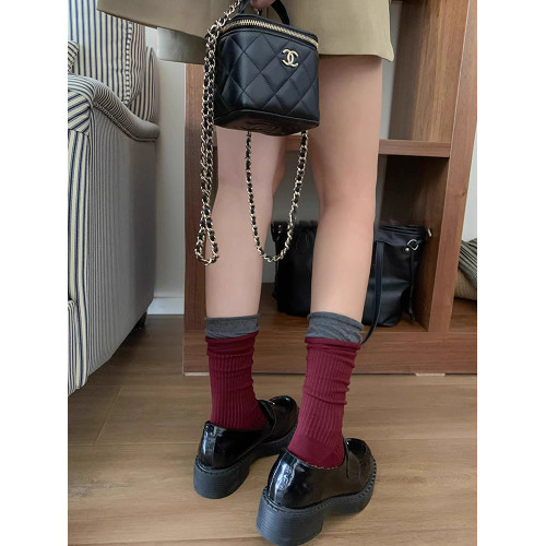 格雷系深灰+酒紅波點~意外好看!夏季復古風~軟乎乎的質感~穿不膩 格雷系深灰+酒紅波點~意外好看!夏季復古風~軟乎乎的質感~穿不膩