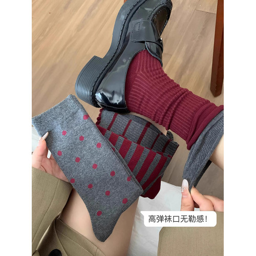 格雷系深灰+酒紅波點~意外好看!夏季復古風~軟乎乎的質感~穿不膩 格雷系深灰+酒紅波點~意外好看!夏季復古風~軟乎乎的質感~穿不膩