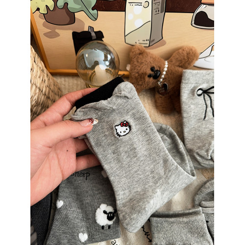 新款灰色襪子女中筒襪ins潮純棉秋冬日系可愛卡通女生長筒襪長襪 新款灰色襪子女中筒襪ins潮純棉秋冬日系可愛卡通女生長筒襪長襪