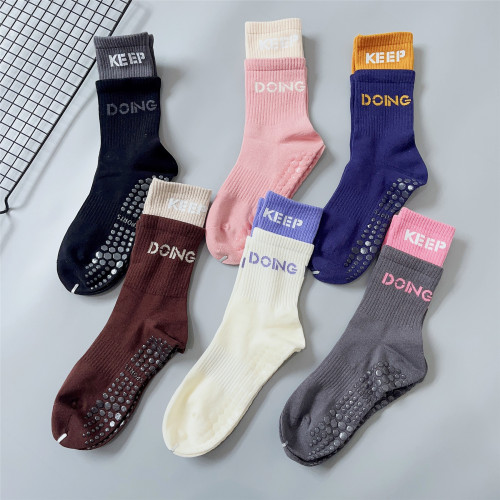 假兩件配瑜珈褲女中筒襪 地板襪秋冬加厚防滑毛巾底運動健身短襪 假兩件配瑜珈褲女中筒襪 地板襪秋冬加厚防滑毛巾底運動健身短襪