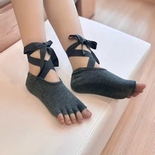 普拉提瑜珈襪子防滑芭蕾系帶襪五指透氣防滑矽膠運動襪優雅綁帶 普拉提瑜珈襪子防滑芭蕾系帶襪五指透氣防滑矽膠運動襪優雅綁帶